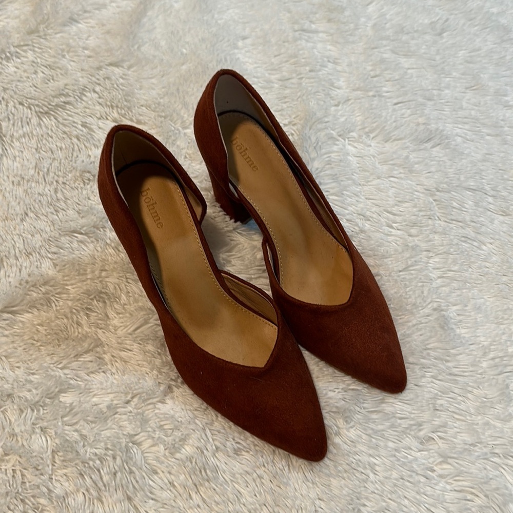 🌸3/$30🌸 Bohme Rust Brown Suede Heels